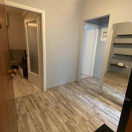 Lovely Apartment/1Bedroom Next To Metro Athens Ngoại thất bức ảnh